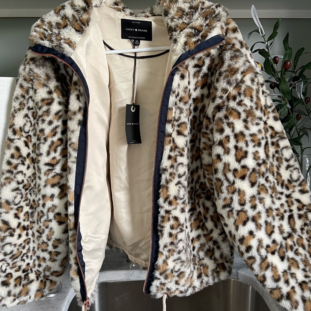 Lucky Brand Beige leopard coat, NWT, size small